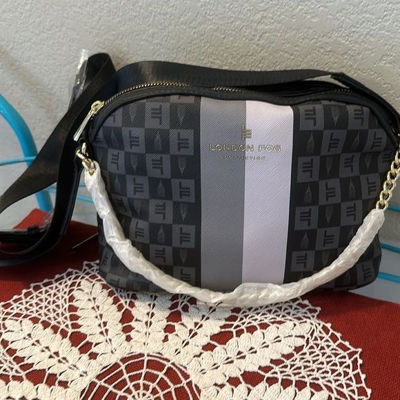 NWT London Fog handbag. Crossbody or shoulder.  Price firm - Picture 2 of 11